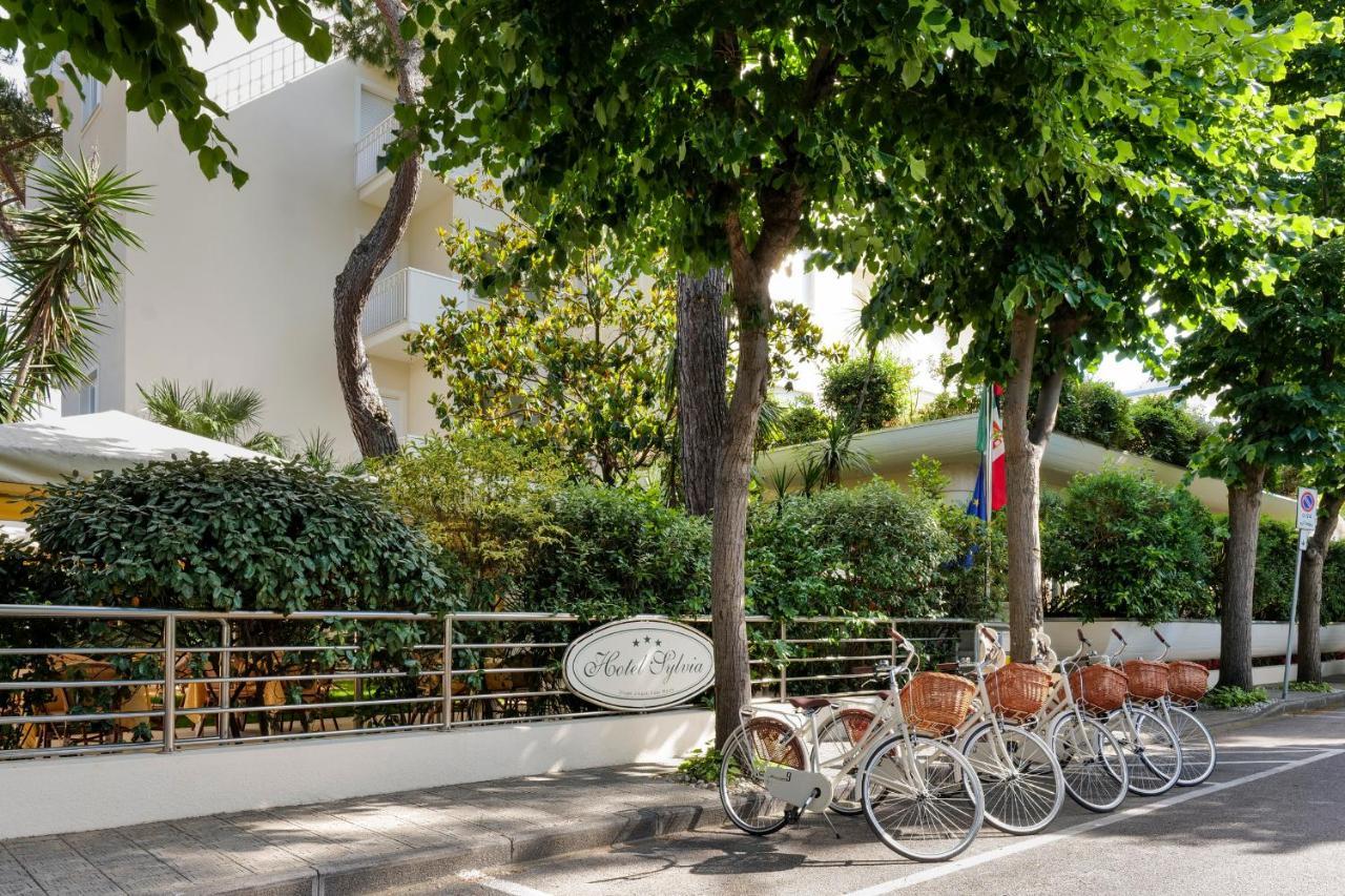 Hotel Sylvia ลิโด ดิ กามาโยเร ภายนอก รูปภาพ