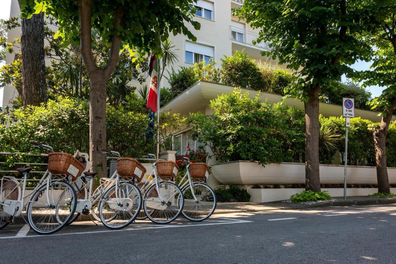 Hotel Sylvia ลิโด ดิ กามาโยเร ภายนอก รูปภาพ