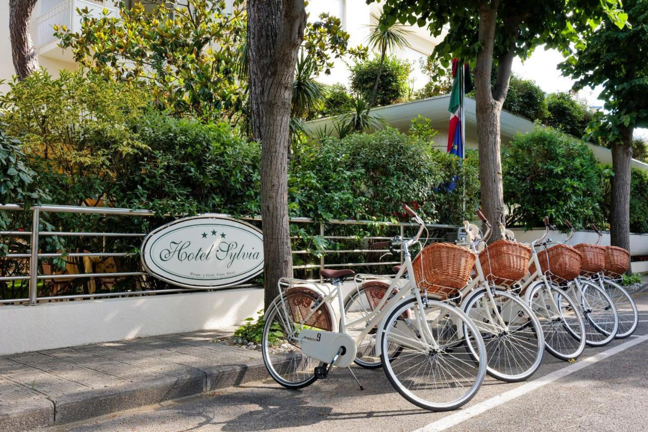 Hotel Sylvia ลิโด ดิ กามาโยเร ภายนอก รูปภาพ